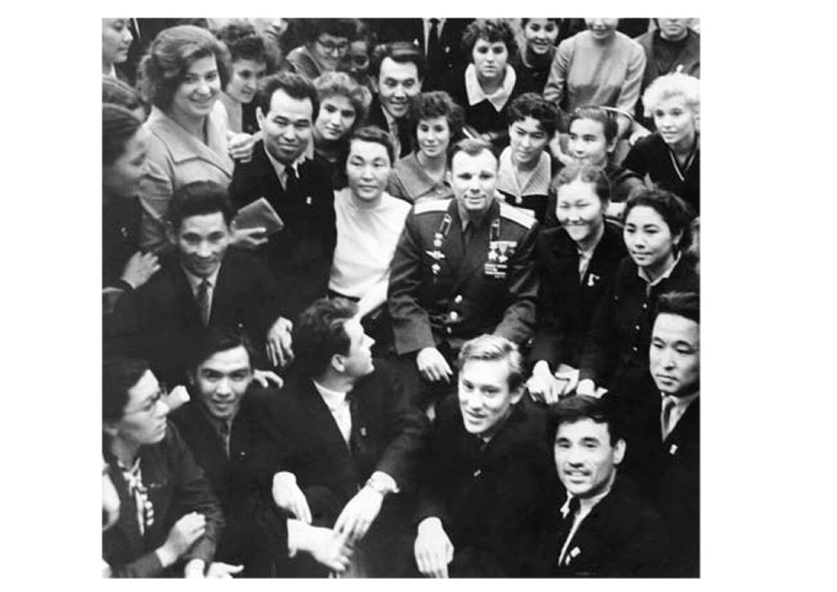 Youth planet – with Yuri Gagarin. During the 8thWorld Festival of Youth and Students in Helsinki  - e-history.kz