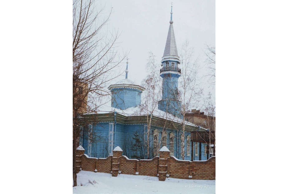 The old-timer building. Mosque named after Nauna Hazret  