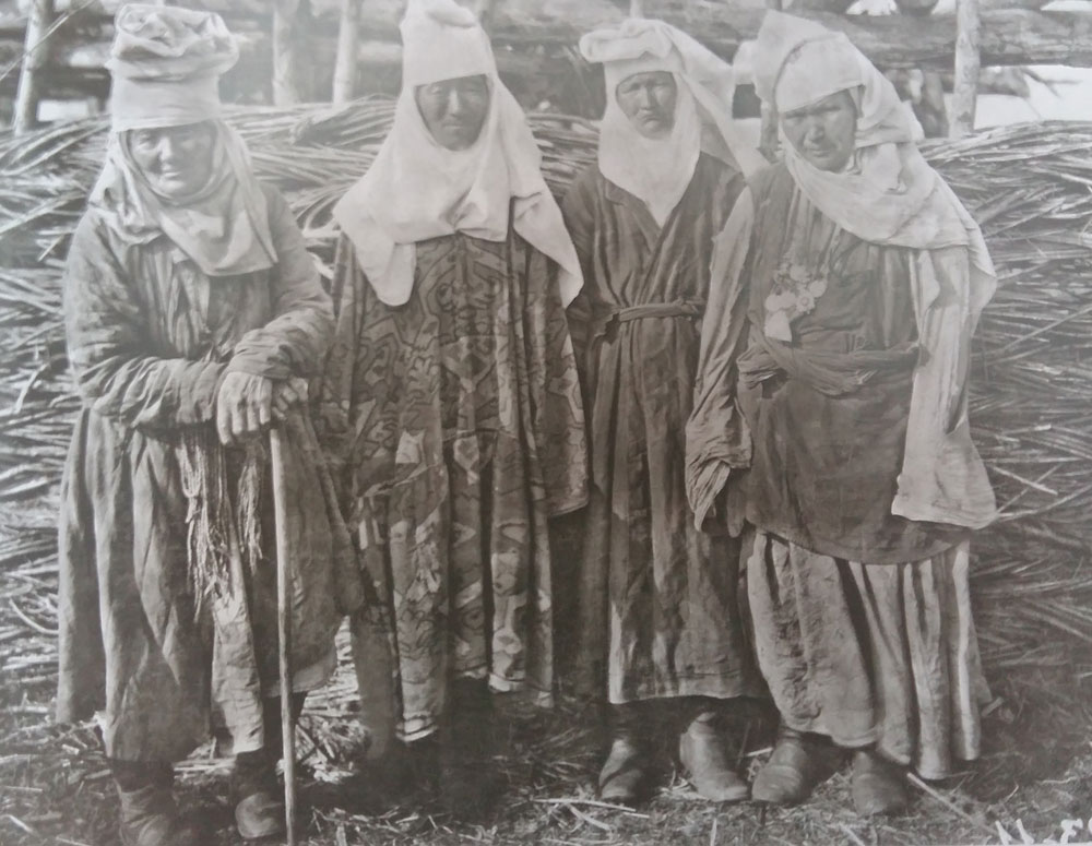 Kazakh Women’s National Clothes