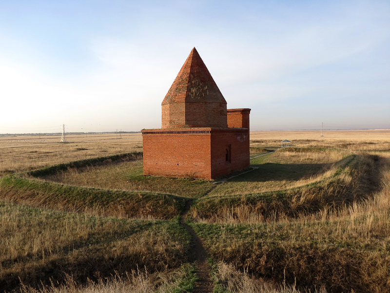 KAZAKH MAUSOLEUM IN RUSSIA
