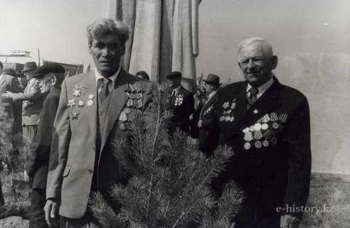 The story of one photo. Umurtas Usinov and Bulat Kasimov