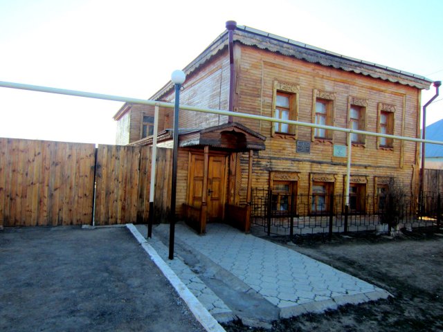 Тұлғалар тоқайласқан Тараканов үйі