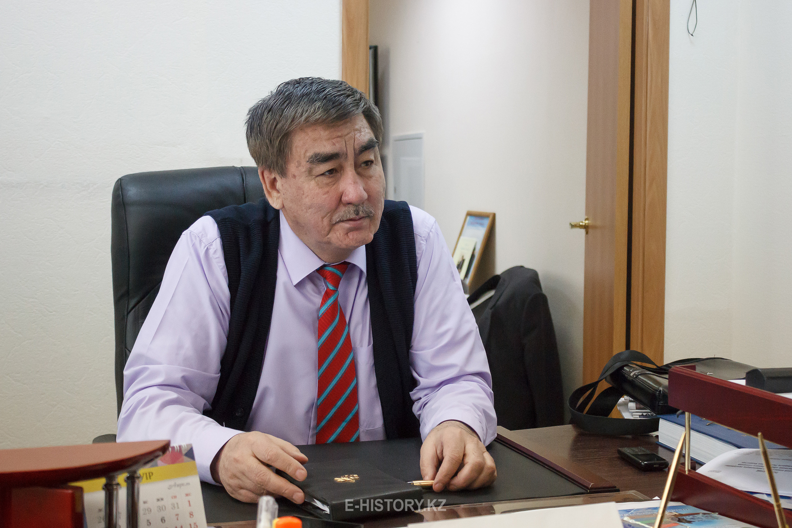 Бүркітбай АЯҒАН: Черчилль өз елін дұрыс басқарған