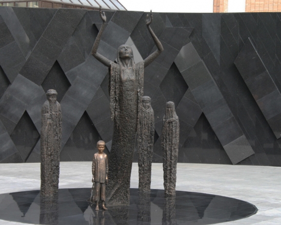 Азалы ашаршылық – батыс зерттеулерінде 