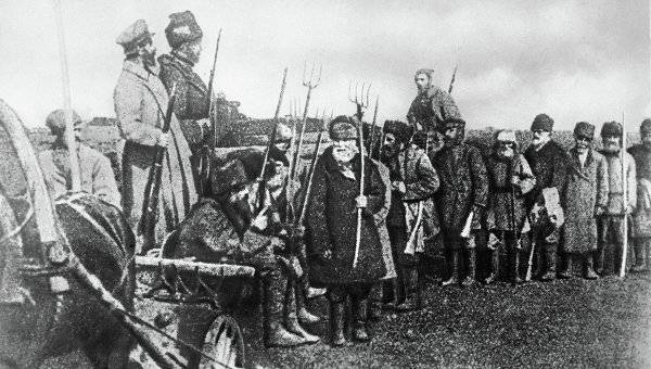«Должно пойти на помощь голодающим рабочим и крестьянам»   