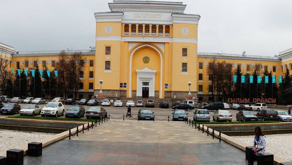 Новые историки академики 